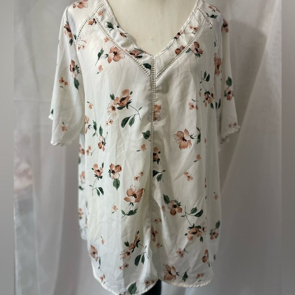 Sienna Sky Women's Large Blouse Floral Lightweight V-Neck Short Sleeves